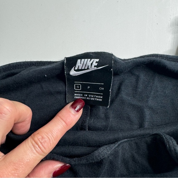 Nike Women's Black Tank Top - Picture 2 of 3